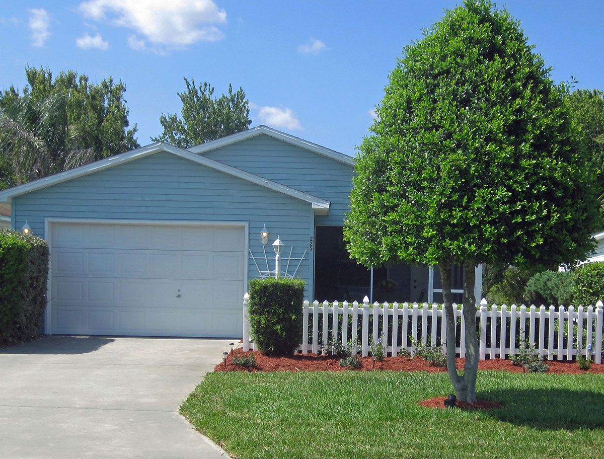 Exterior of 225 Montoya Drive patio villa
